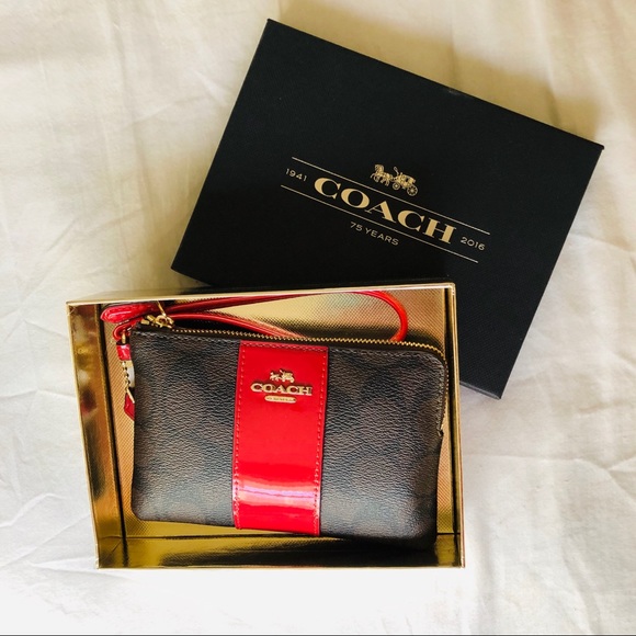 Coach Handbags - Coach Wristlet